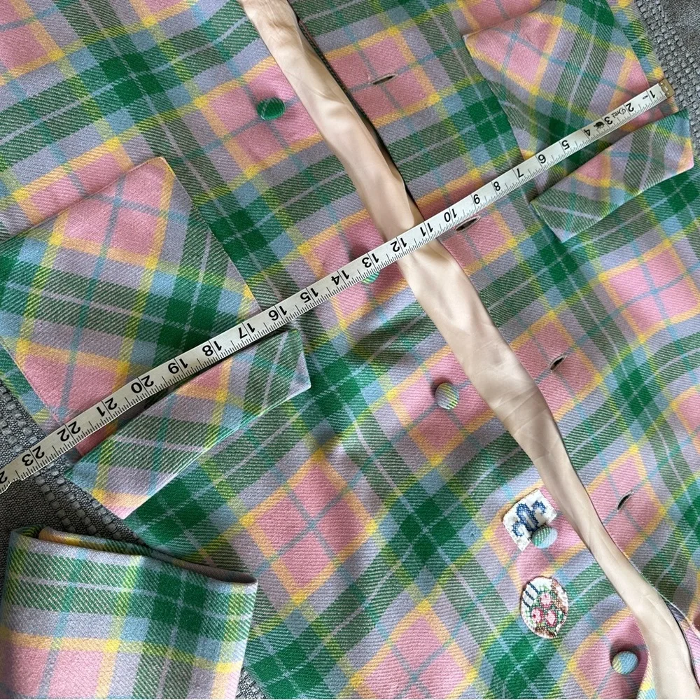 Vintage 100% wool lightweight plaid belted trench coat — truly one of a kind! - Picture 14 of 15